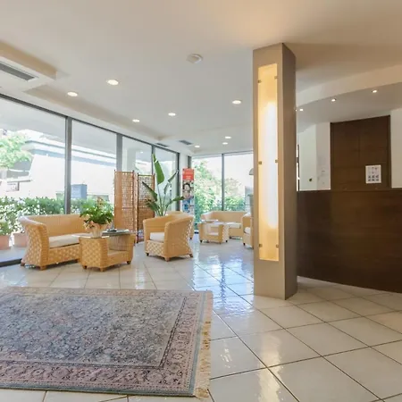 Ascot Aparthotel 3*