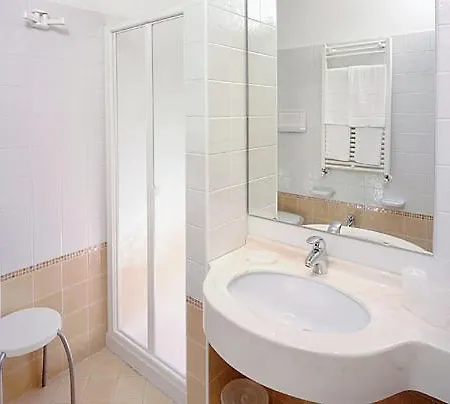 Ascot Aparthotel