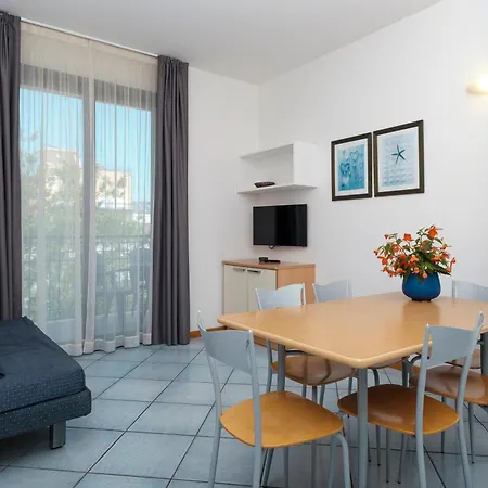Ascot Aparthotel 3*