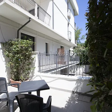 Ascot Aparthotel